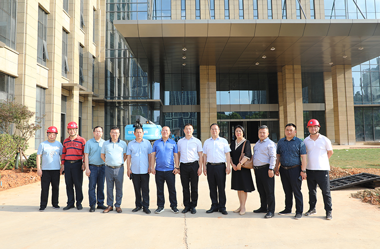 常德市西湖管理區(qū)黨委副書(shū)記、管委會(huì)主任吉海波一行蒞臨綠之韻中心走訪調(diào)研